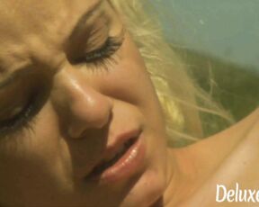 Hot outdoor fuck with sexy country girl